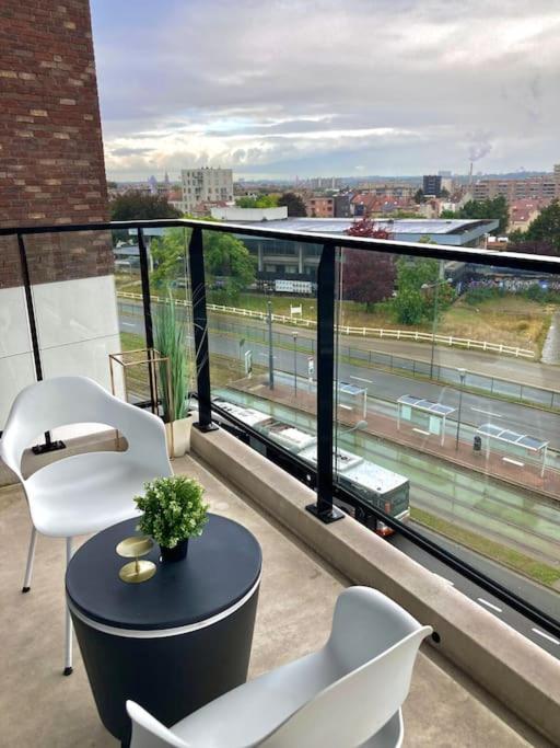 Luxury With Stunning View & Free Parking *