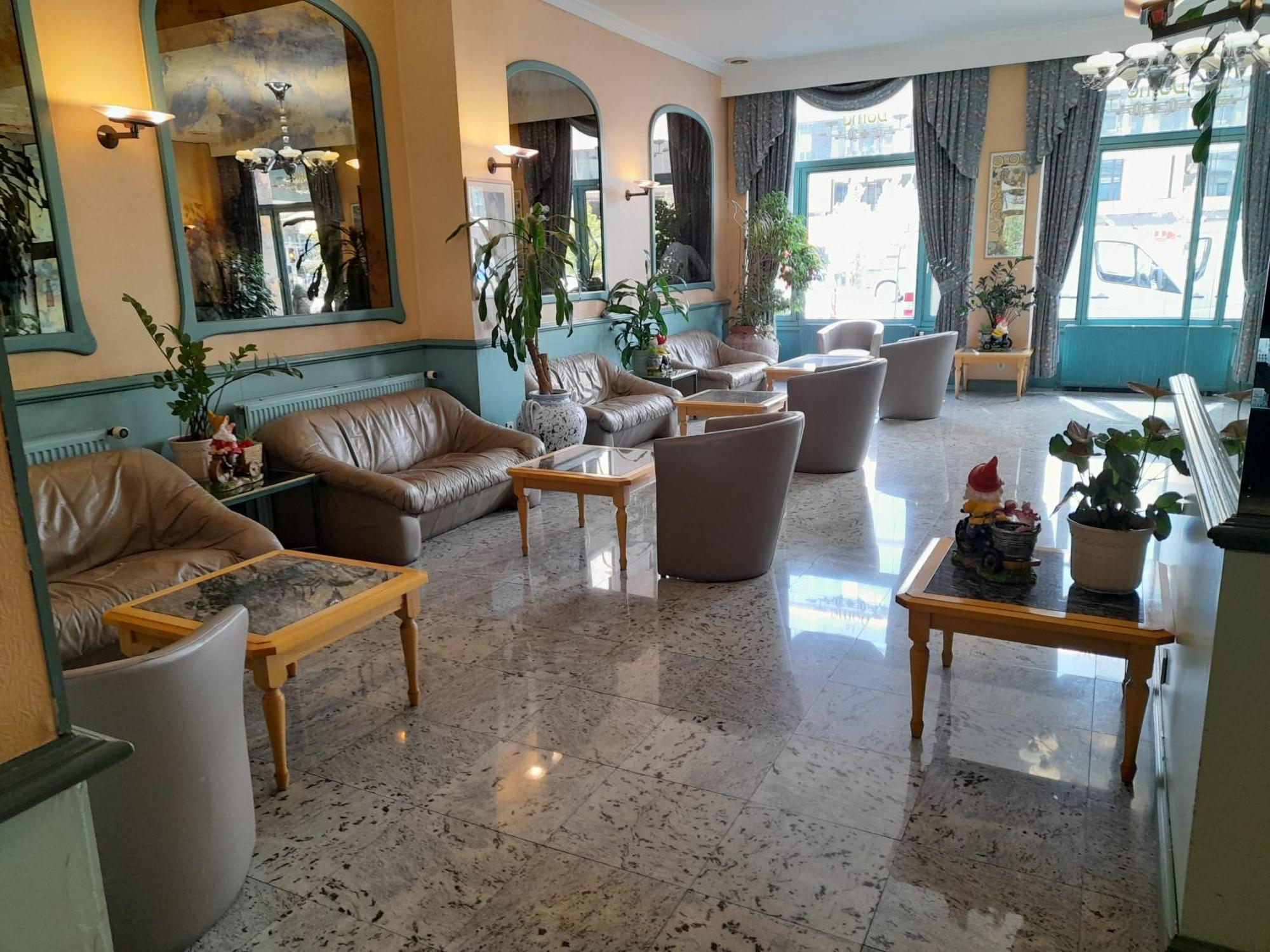 Le Dome Hotel