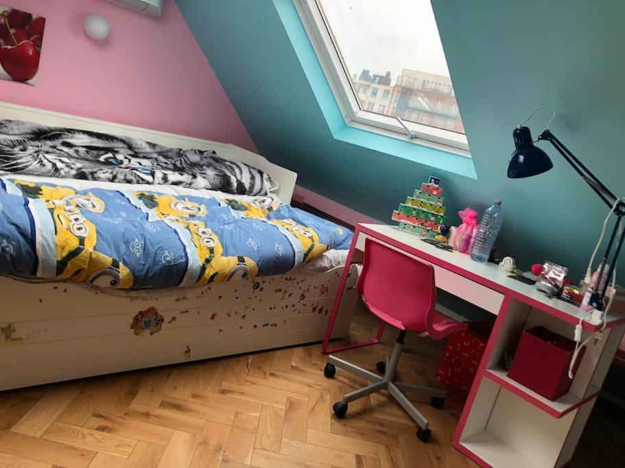 In Maison De Metre In Etterbeek
