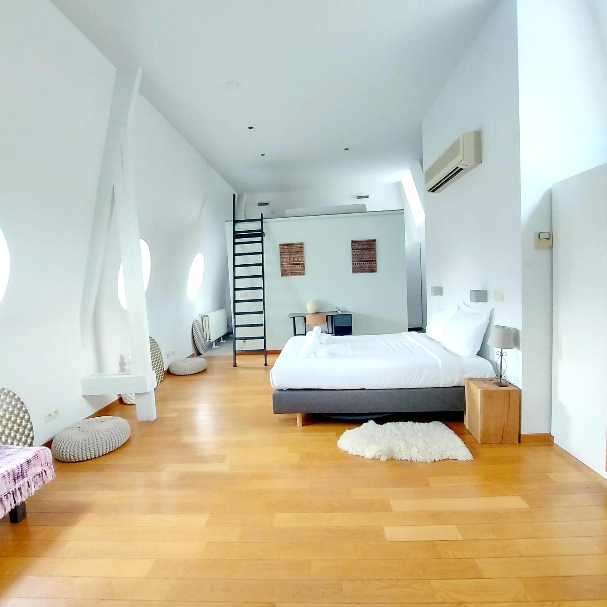 New Stylish Grand Place City Center Duplex Apartment Brussels