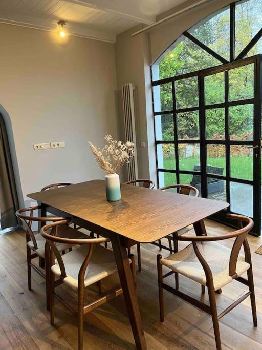 Holiday home Charmante Maison Dans Un Coin De Verdure A Boitsfort *