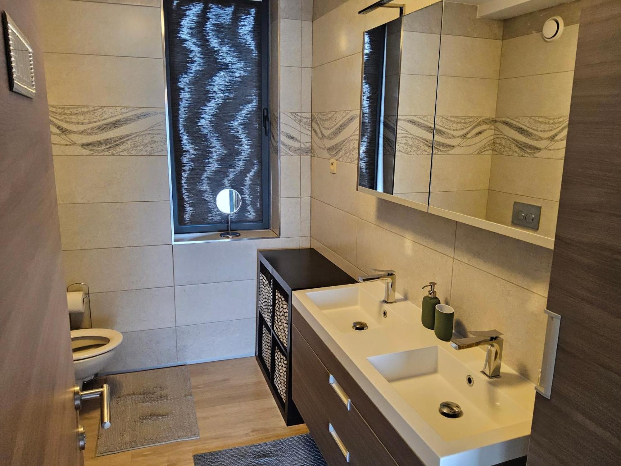 Homestay Deluxe Au 2eme Etage, Double Au 4eme Etage Not A Brussels