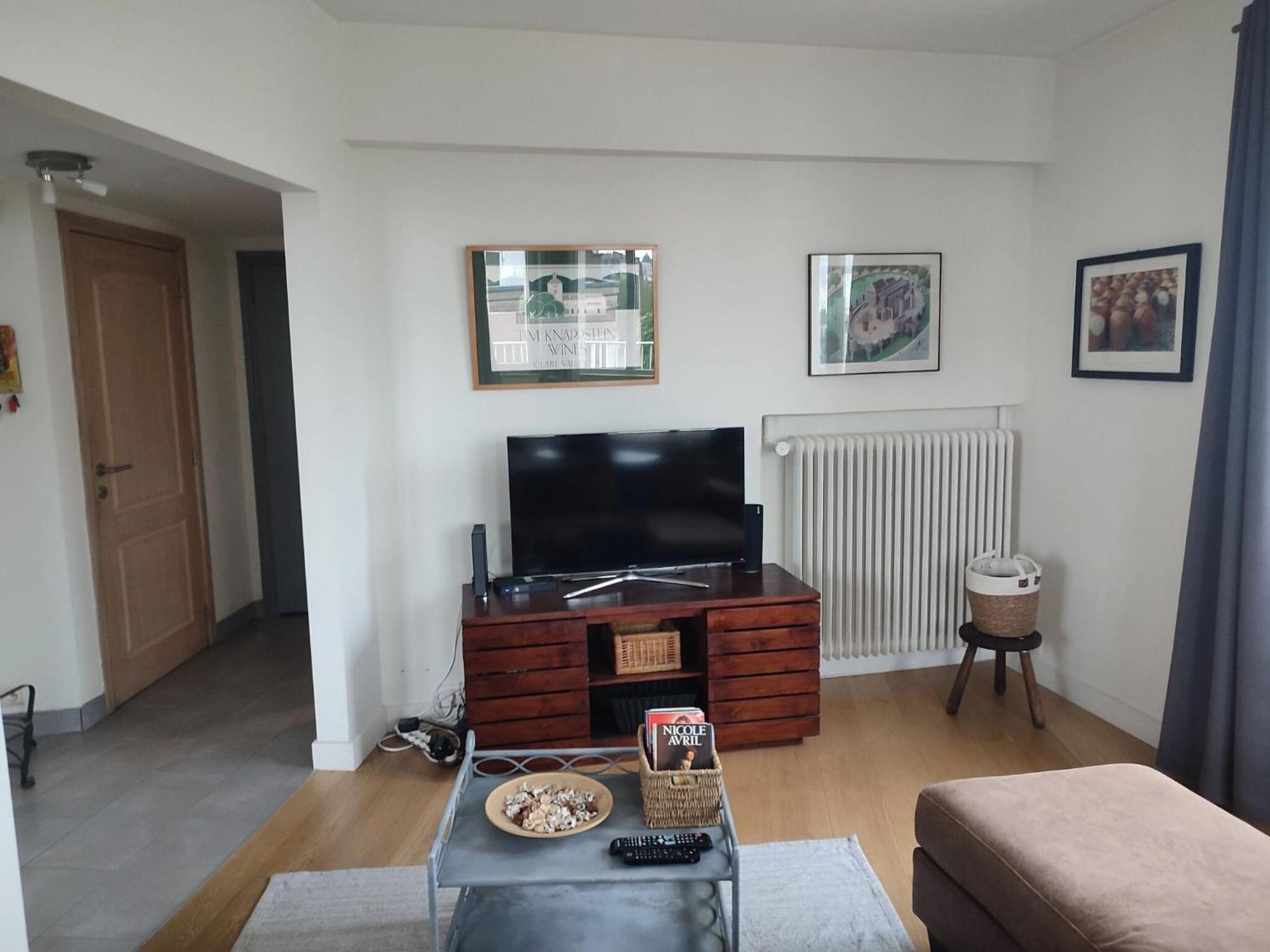 Apartment Charming In Etterbeek 70 M² With Balcony *