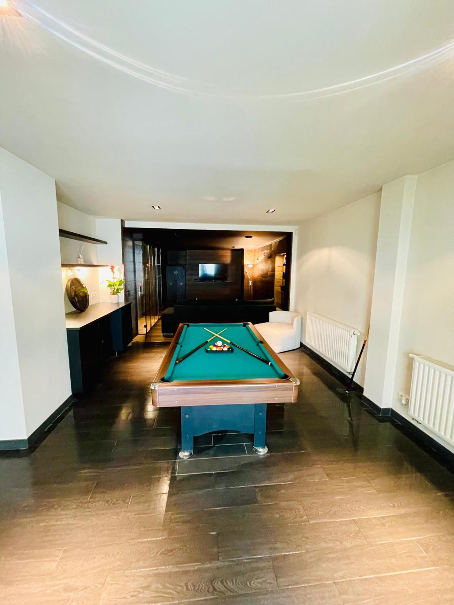 Down Town Spacious Loft Retreat With Private Parking Brussel