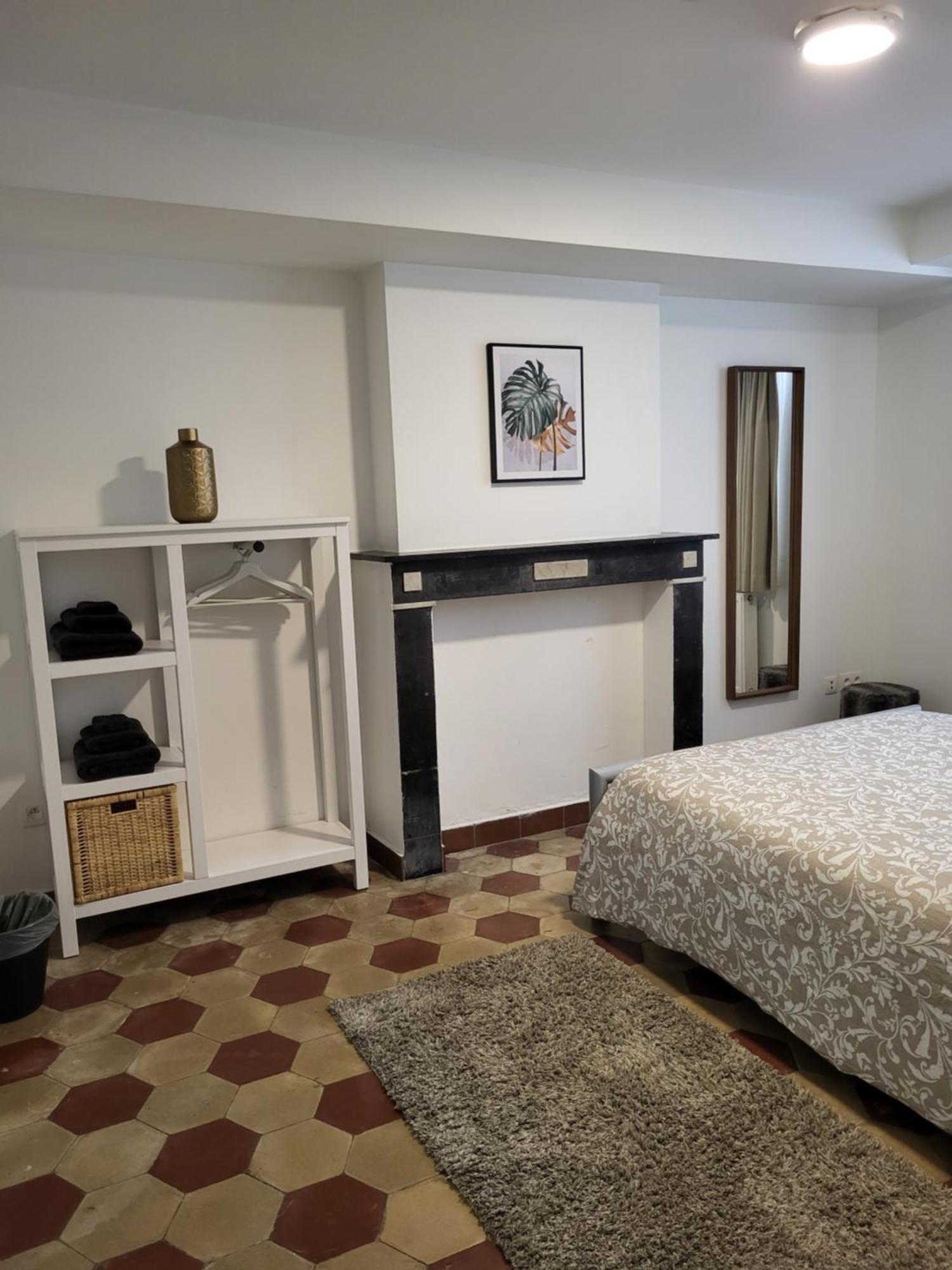 Brussels Bed & Blockchain Private With Shared Bathroom Casa de hóspedes