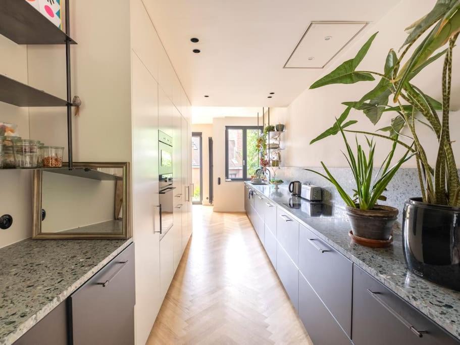 Garden House - 4 Bdrs