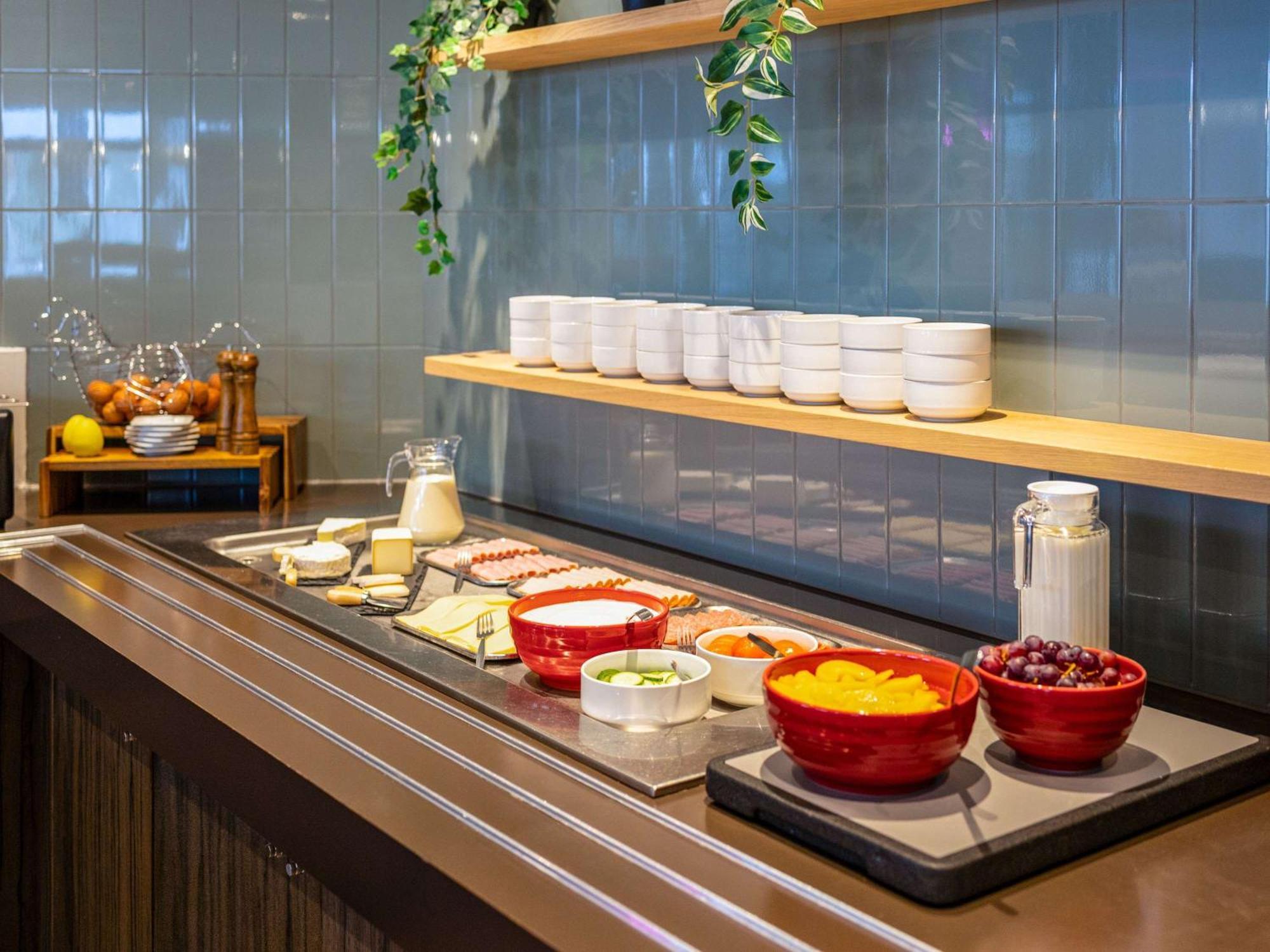 Ibis Styles Brussels Centre Stephanie Hotel