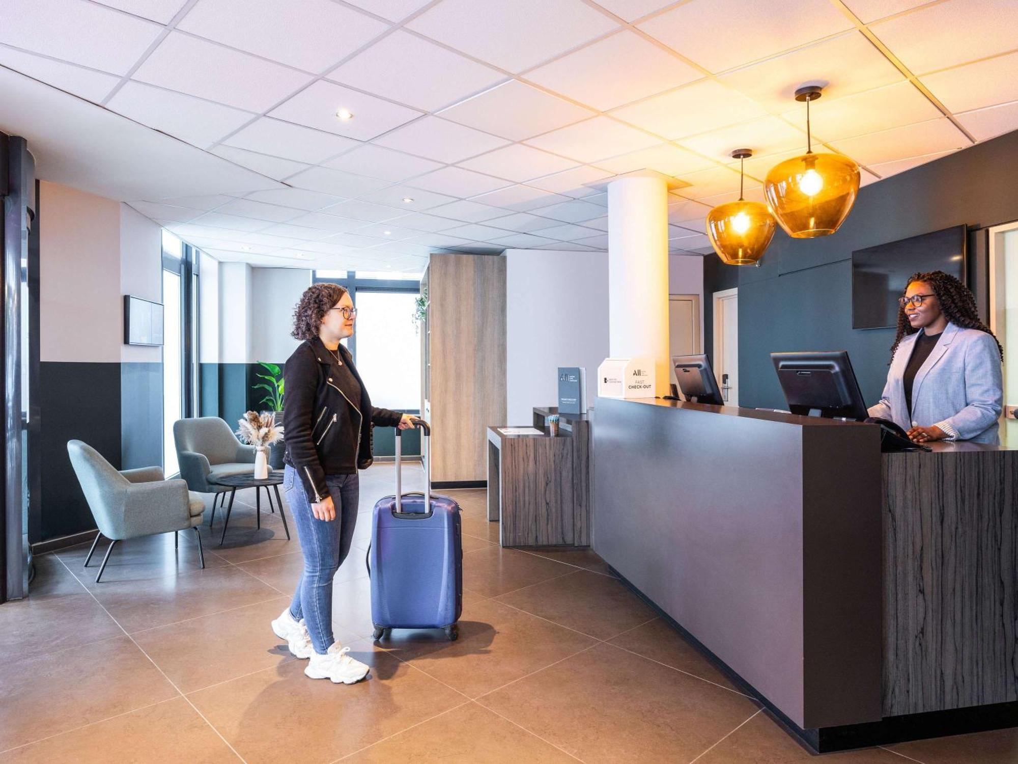 Ibis Styles Brussels Centre Stephanie Hotel 3*