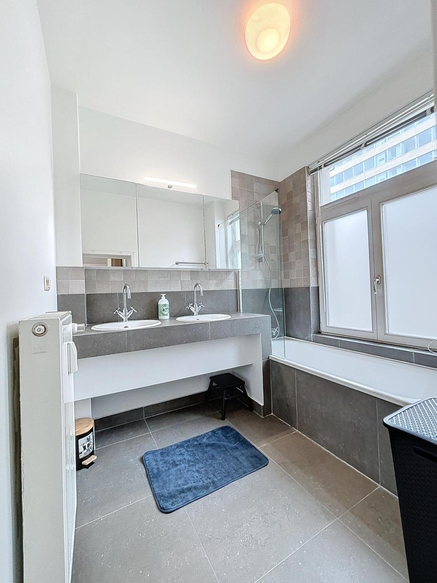 Cosy Brussels- Central Apartment