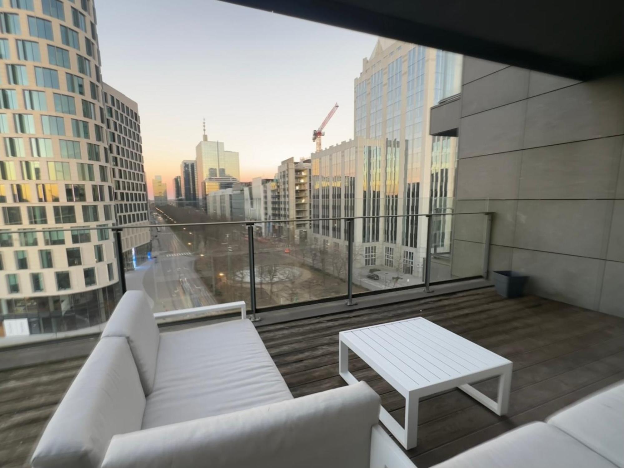 Apartment With Balcony In Center *