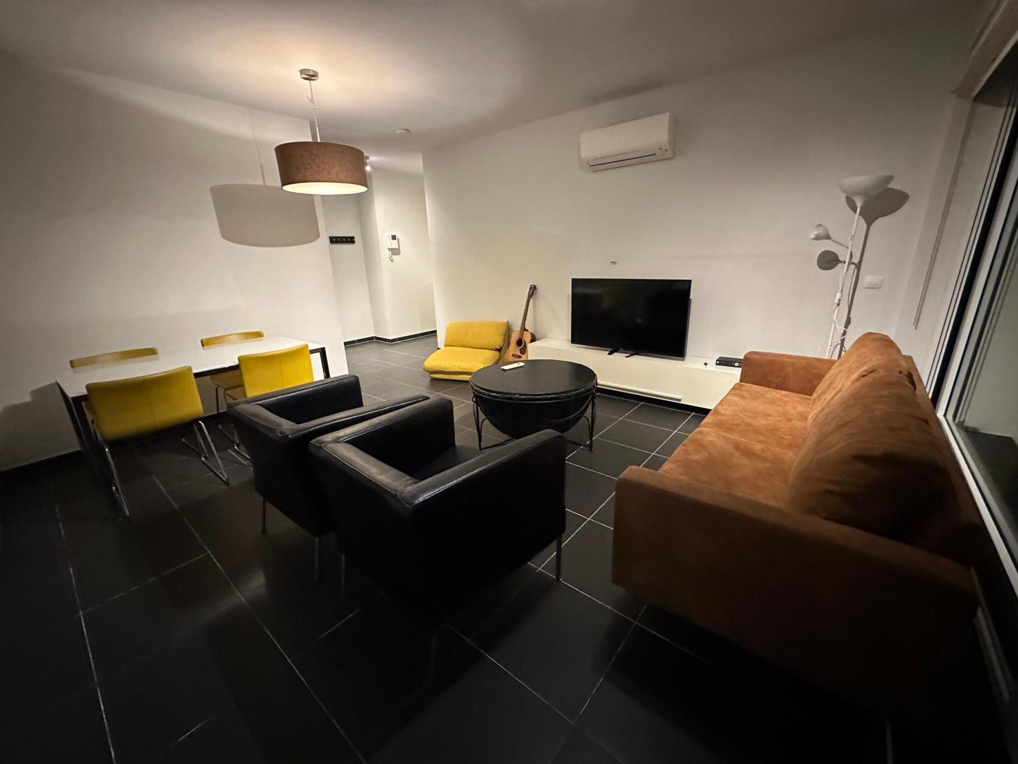 Apartment With Balcony In Center