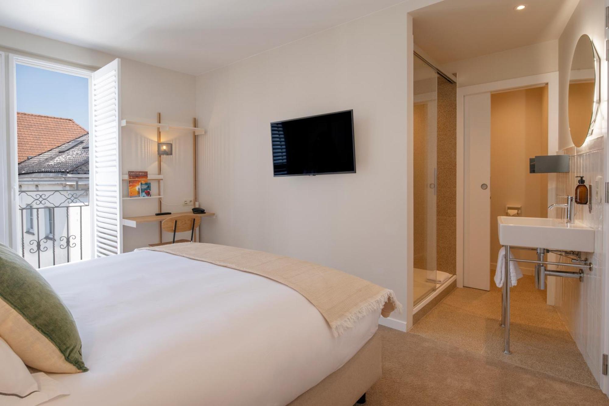 Made In Catherine Hotel