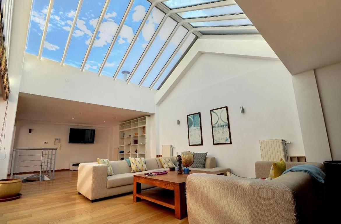 Down Town Spacious Duplex With Private Parking & Game * Brüssel