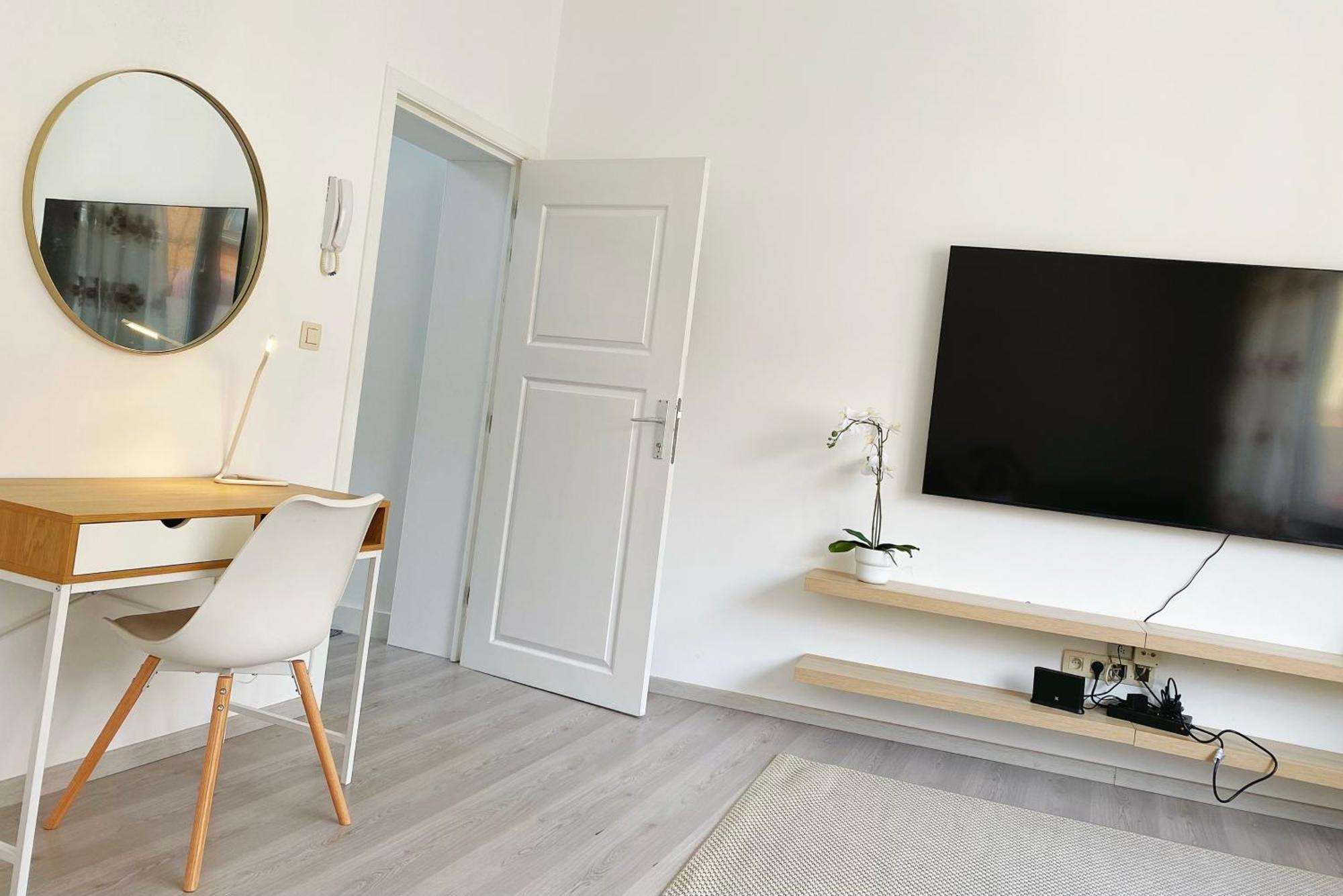 Sweet With Big Terrace Apartment