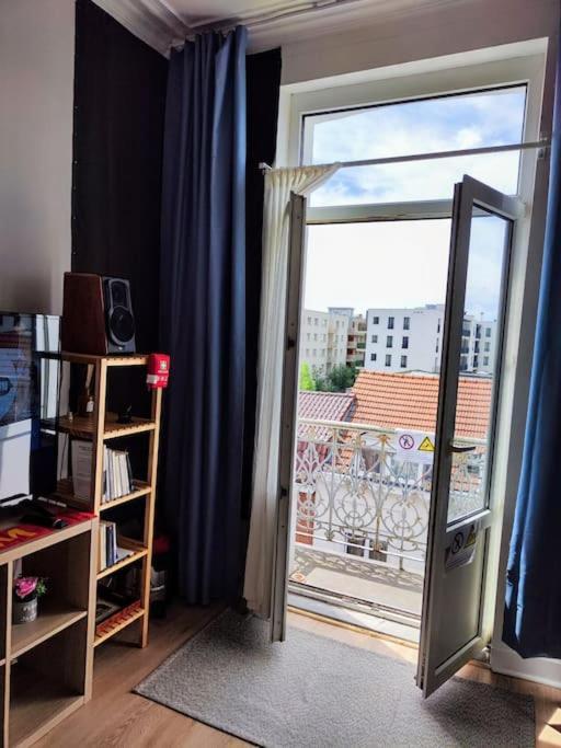 Appartement Studio Entier Avec Balcon - Tour Et Taxis Brussel
