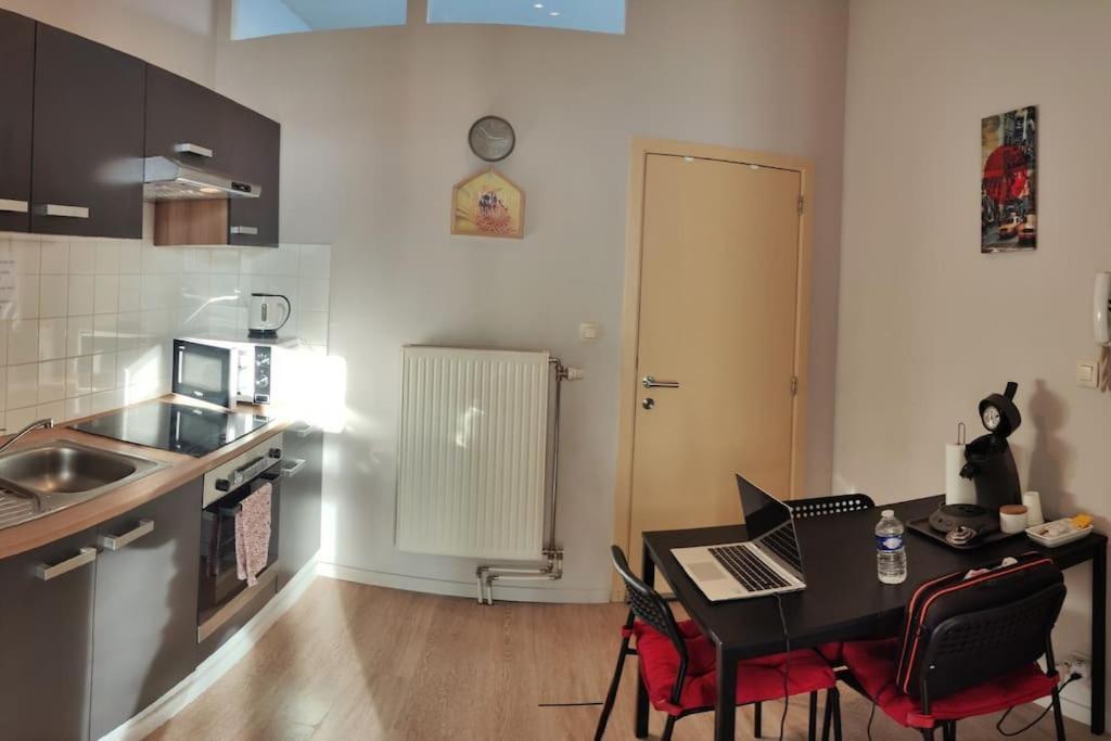 Studio Entier Avec Balcon - Tour Et Taxis * Brussels