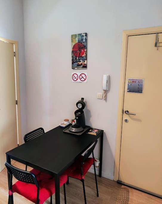 Appartement Studio Entier Avec Balcon - Tour Et Taxis Brussel