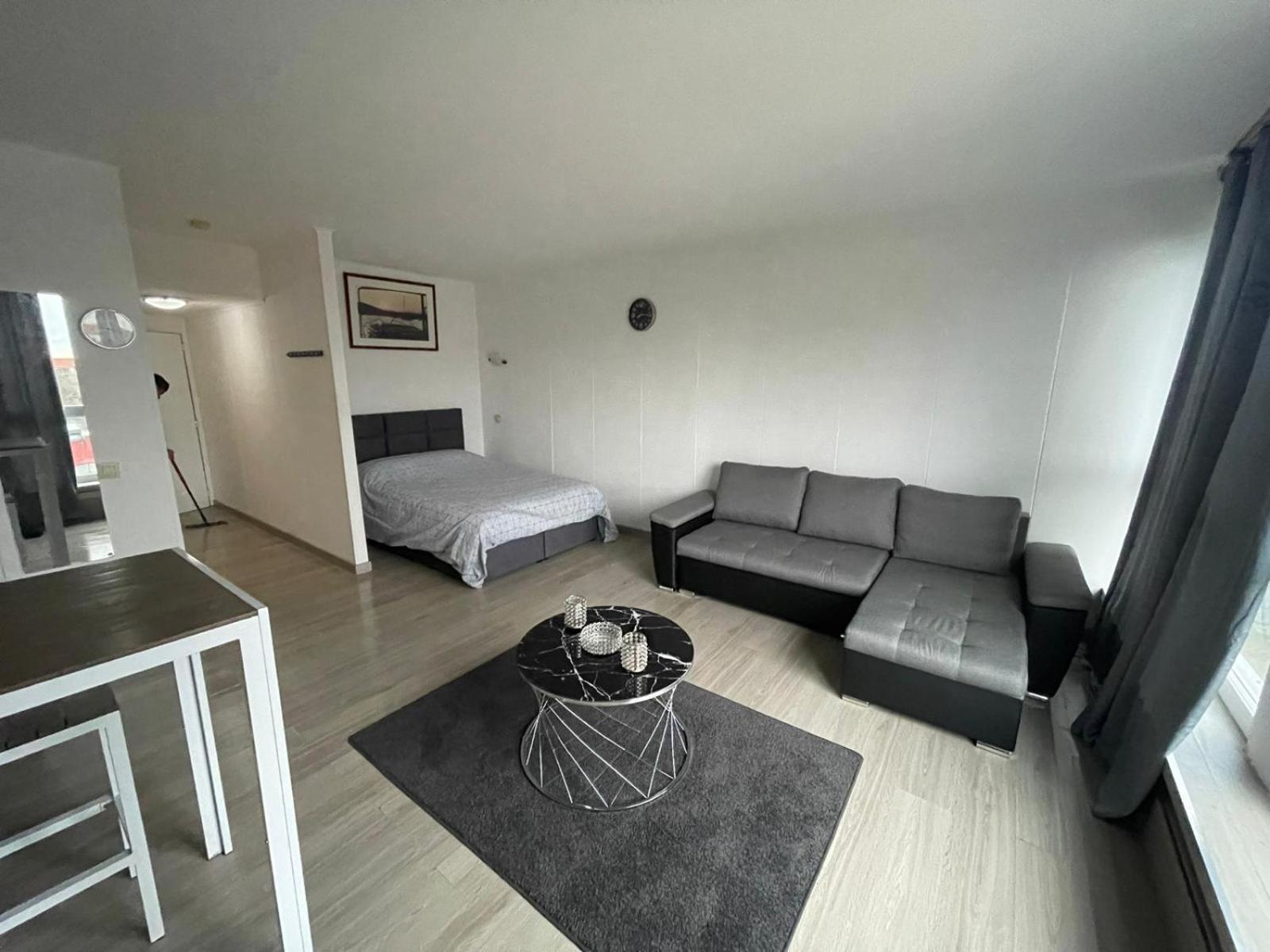 Elegant A Louise, Quartier Prestige De Brussels