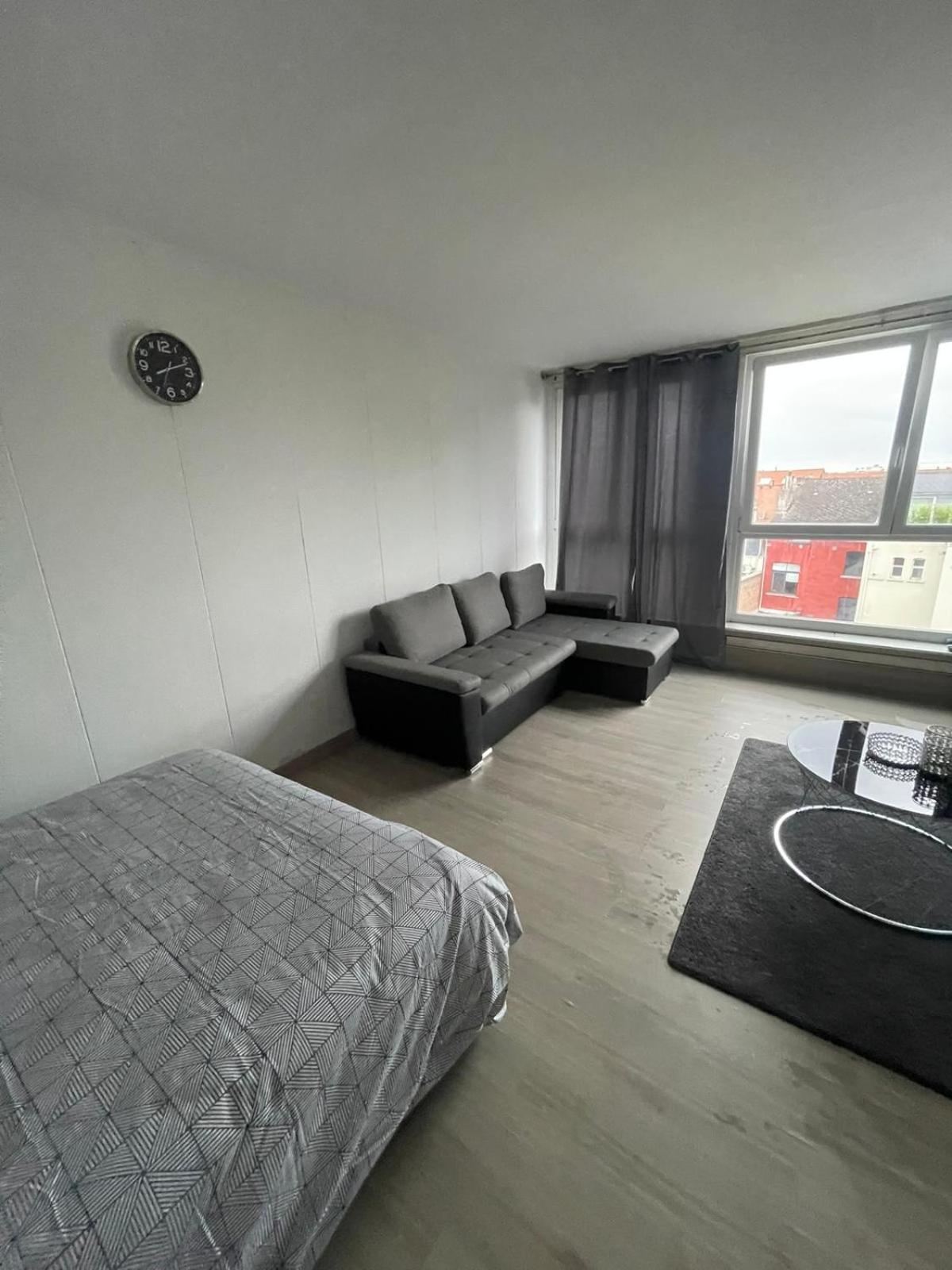 Apartment Elegant A Louise, Quartier Prestige De Brussels