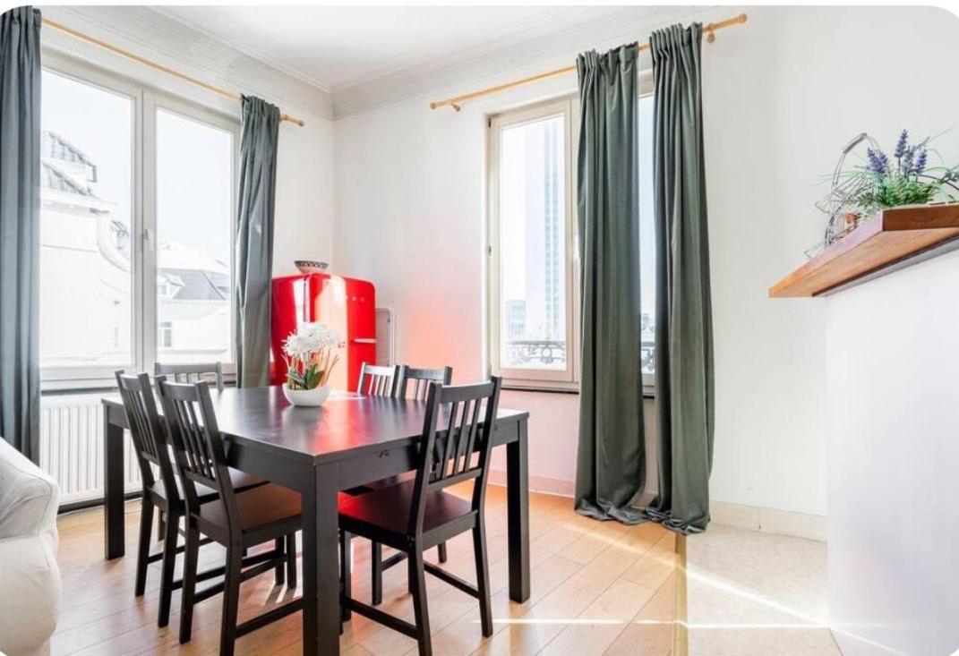 Place De La Liberte 2 Bedroom Căn hộ Brussels