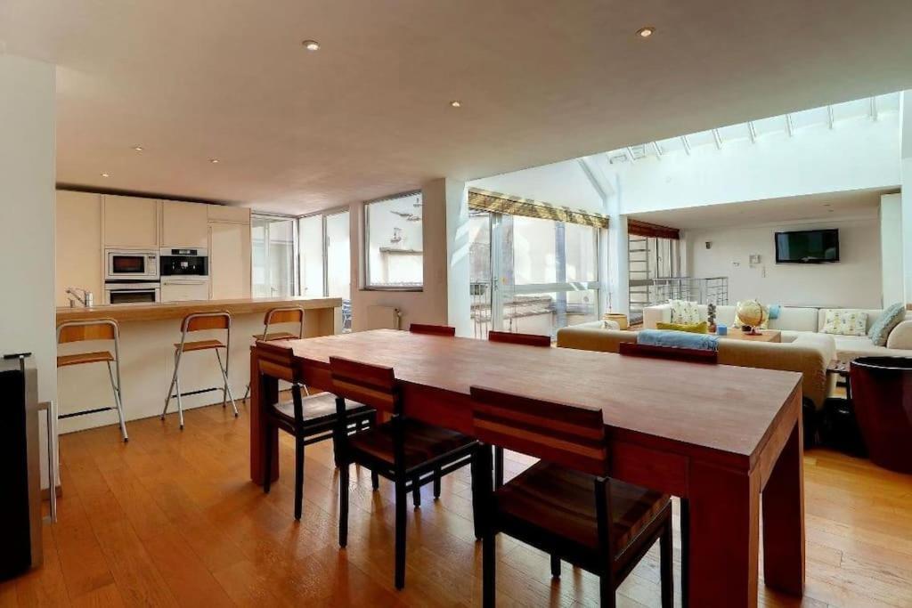 Apartment Down Town Spacious Duplex With Private Parking & Game Brussels