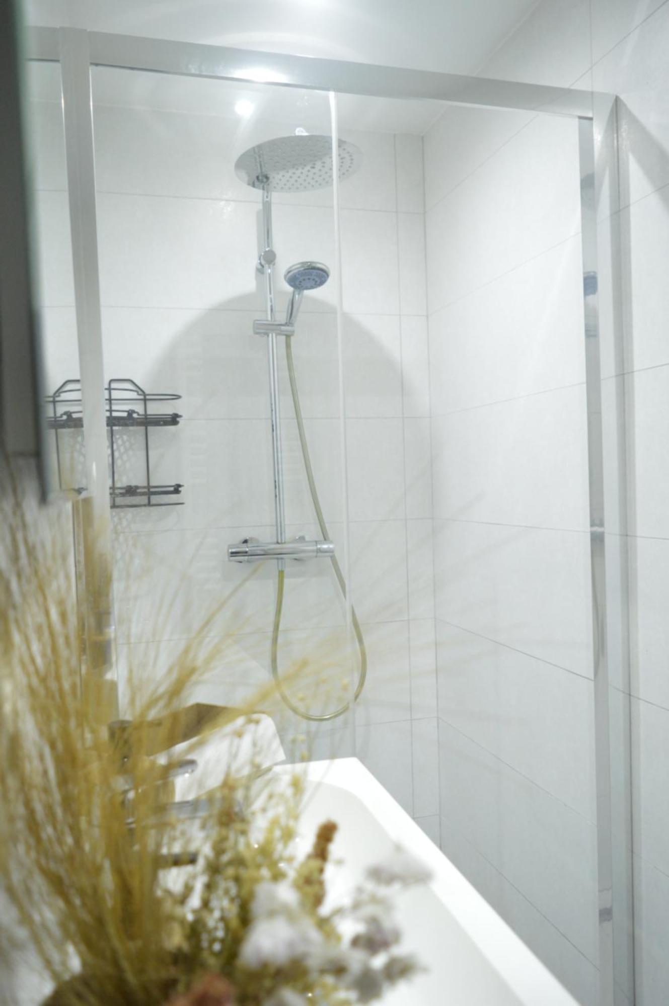 Studio Gare Du Midi Apartment *