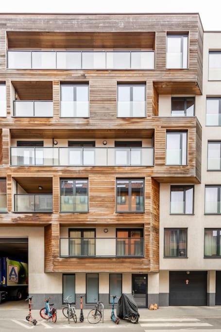 Elegant Canal-view Duplex With Free Parking Apartment *