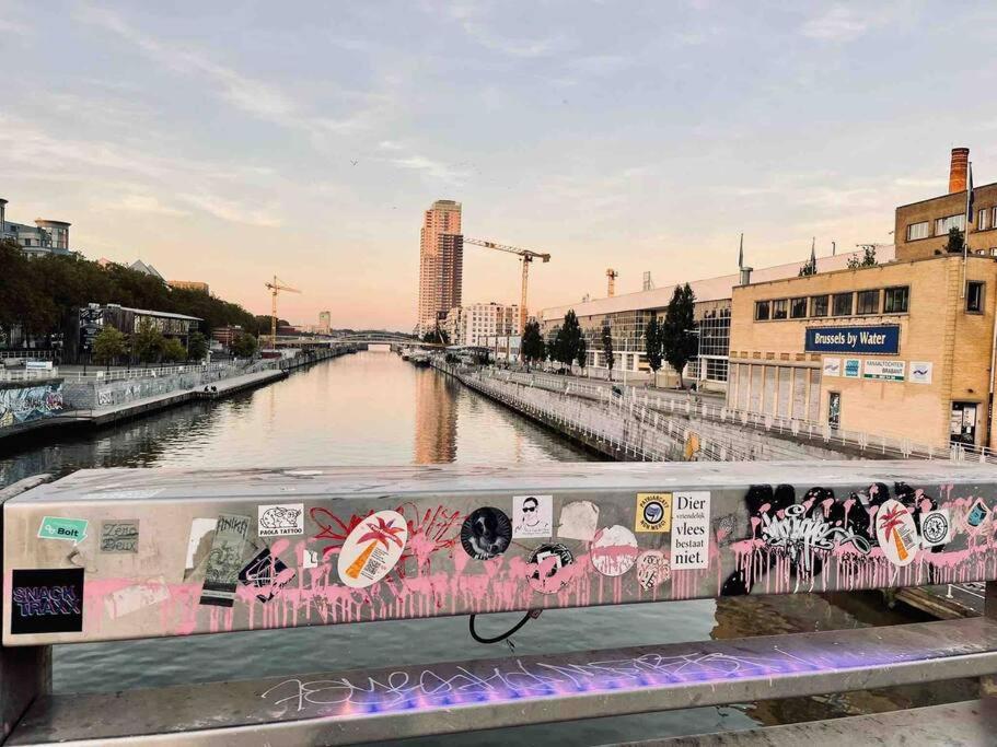 Elegant Canal-view Duplex With Free Parking Apartment *