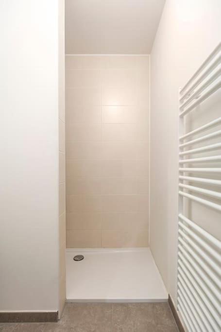Apartment Elegant Canal-view Duplex With Free Parking *