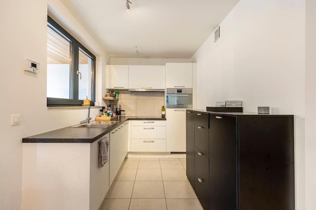 Elegant Canal-view Duplex With Free Parking Brussels