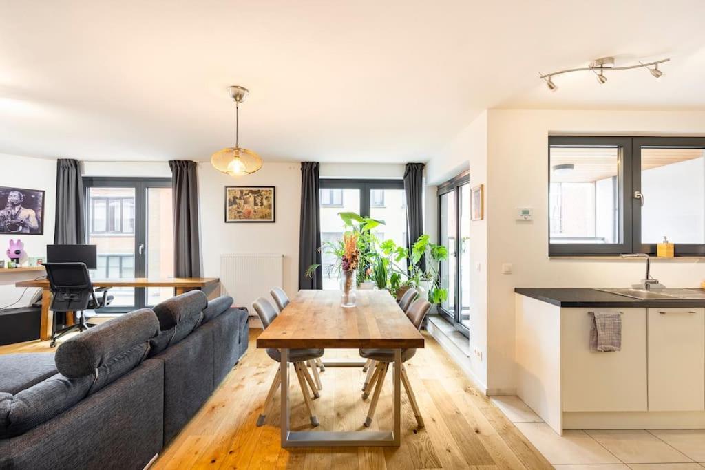 Apartment Elegant Canal-view Duplex With Free Parking *