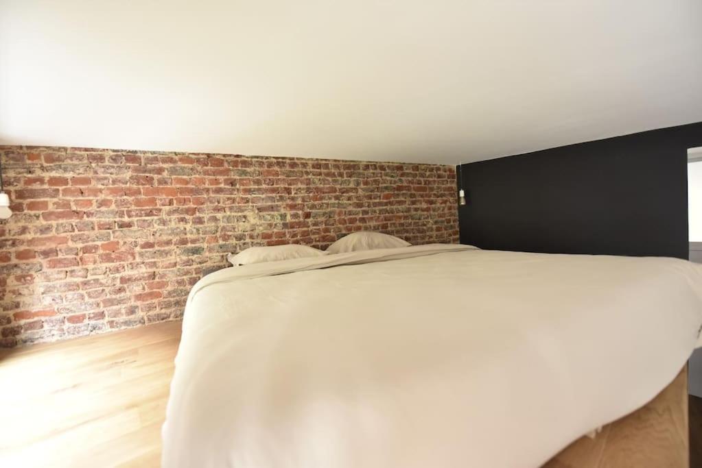 Modern Center Apartment *