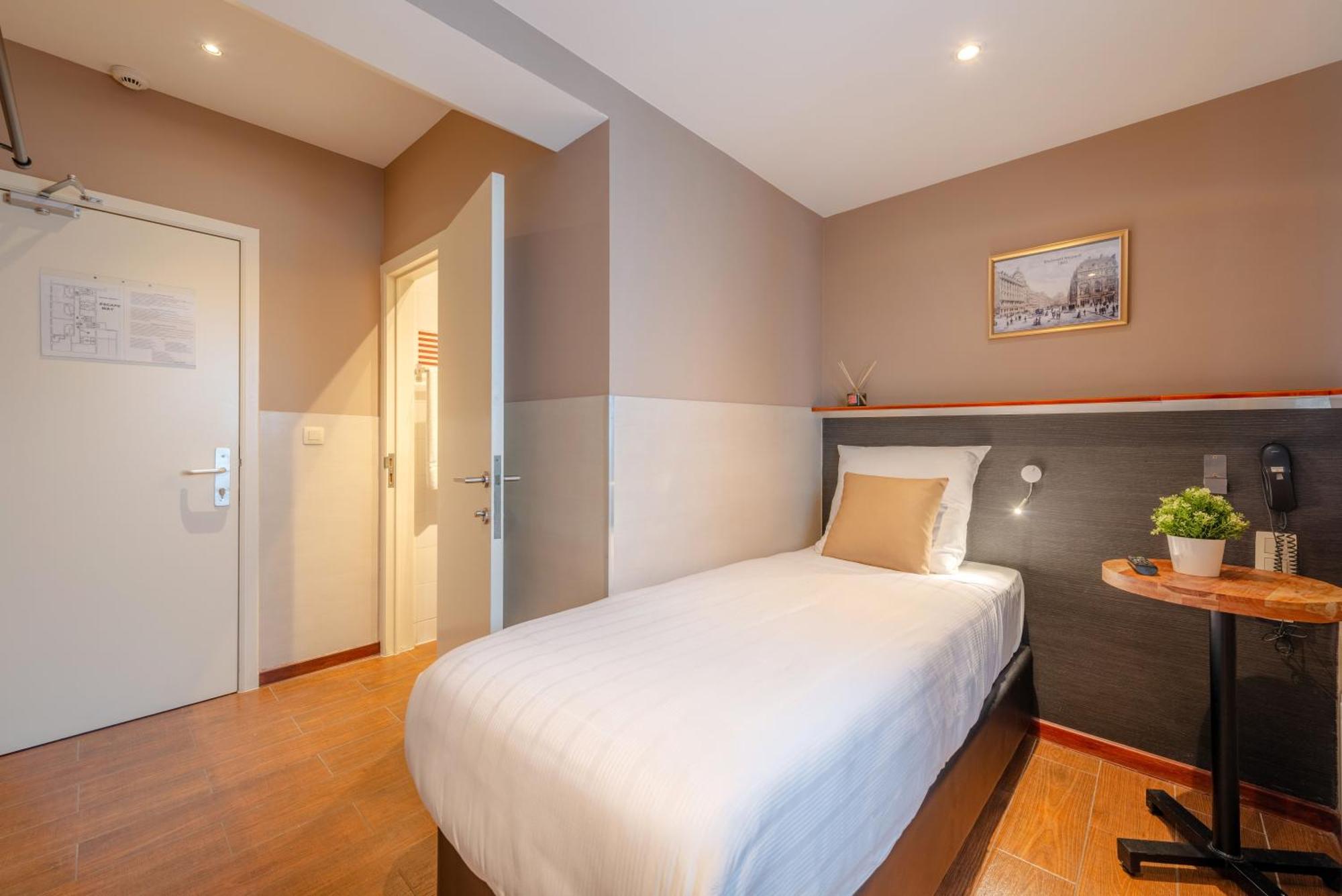 Barry Hotel 2*