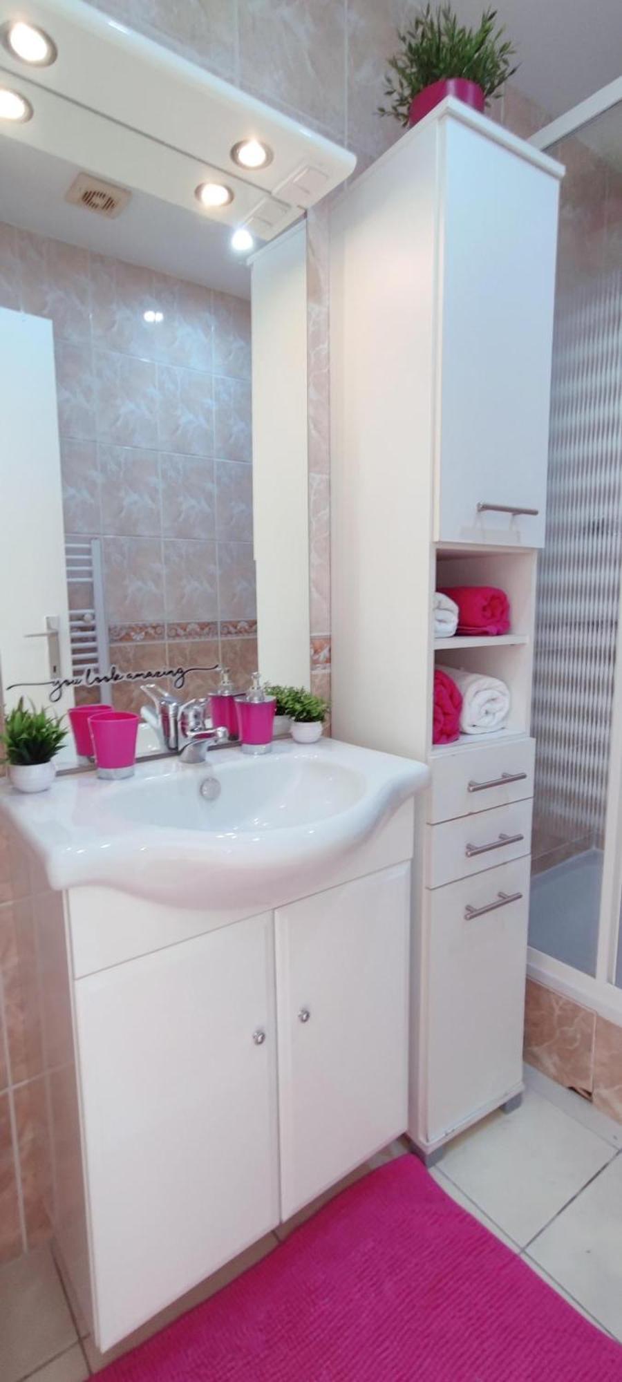 Private Centre Apartment *