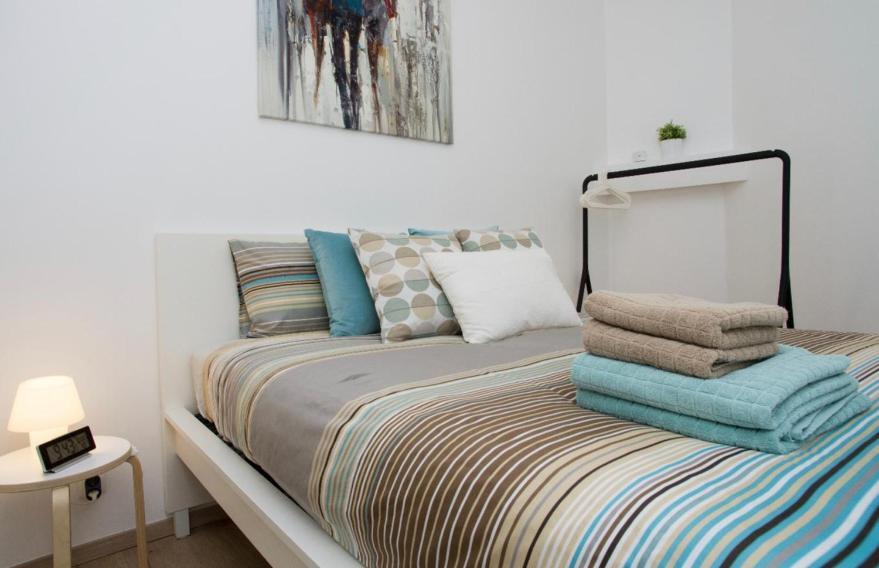 Appartement - Steps Grand Place - Local Vibrant Neighbourhood *