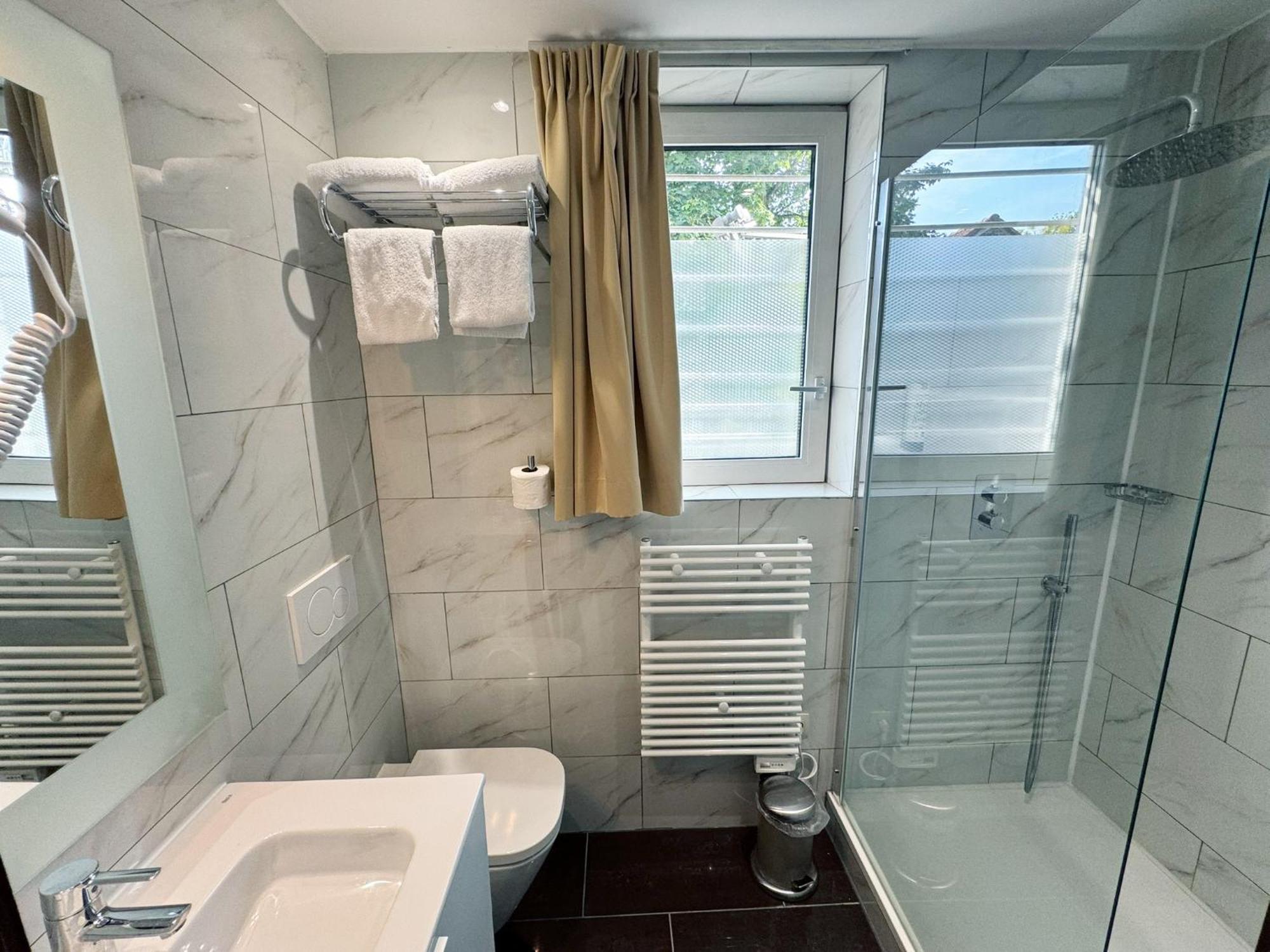 Khách sạn L'auberge Du Souverain Auderghem