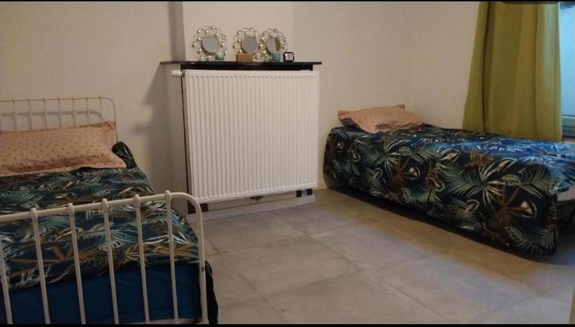Homestay Deux Lits Celibataires Sous -sol Cle Ancien Brussels