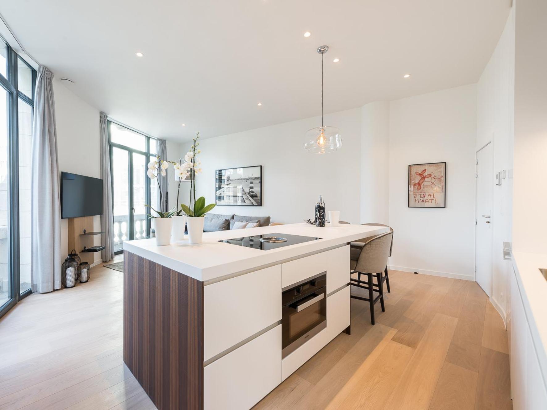Modern 1br - 90 Sqm Apartment *