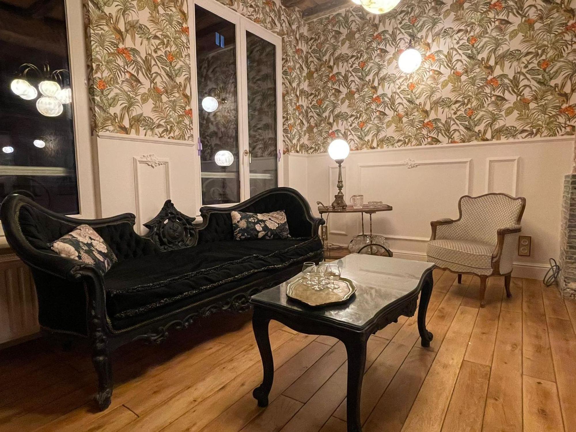 La Petite Foret Art Deco In *