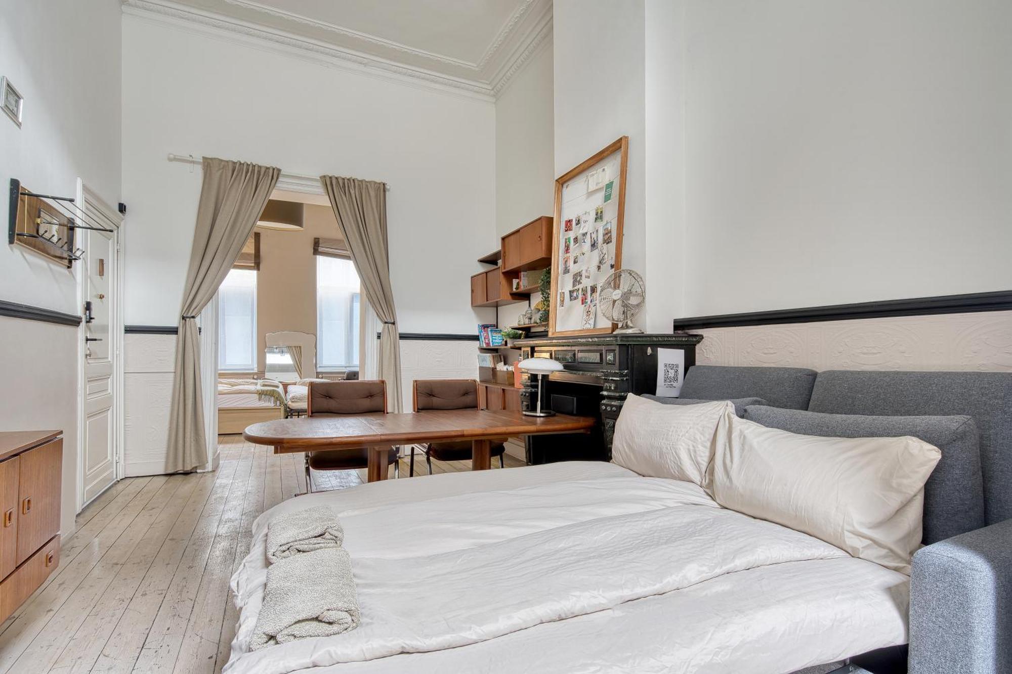 Acomodação com café da manhã  Comenstay Bruxelas