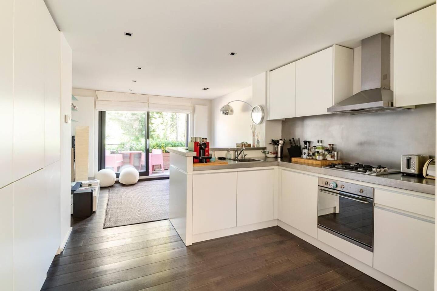 *new*premium Tranquil Close To Centre Apartment *
