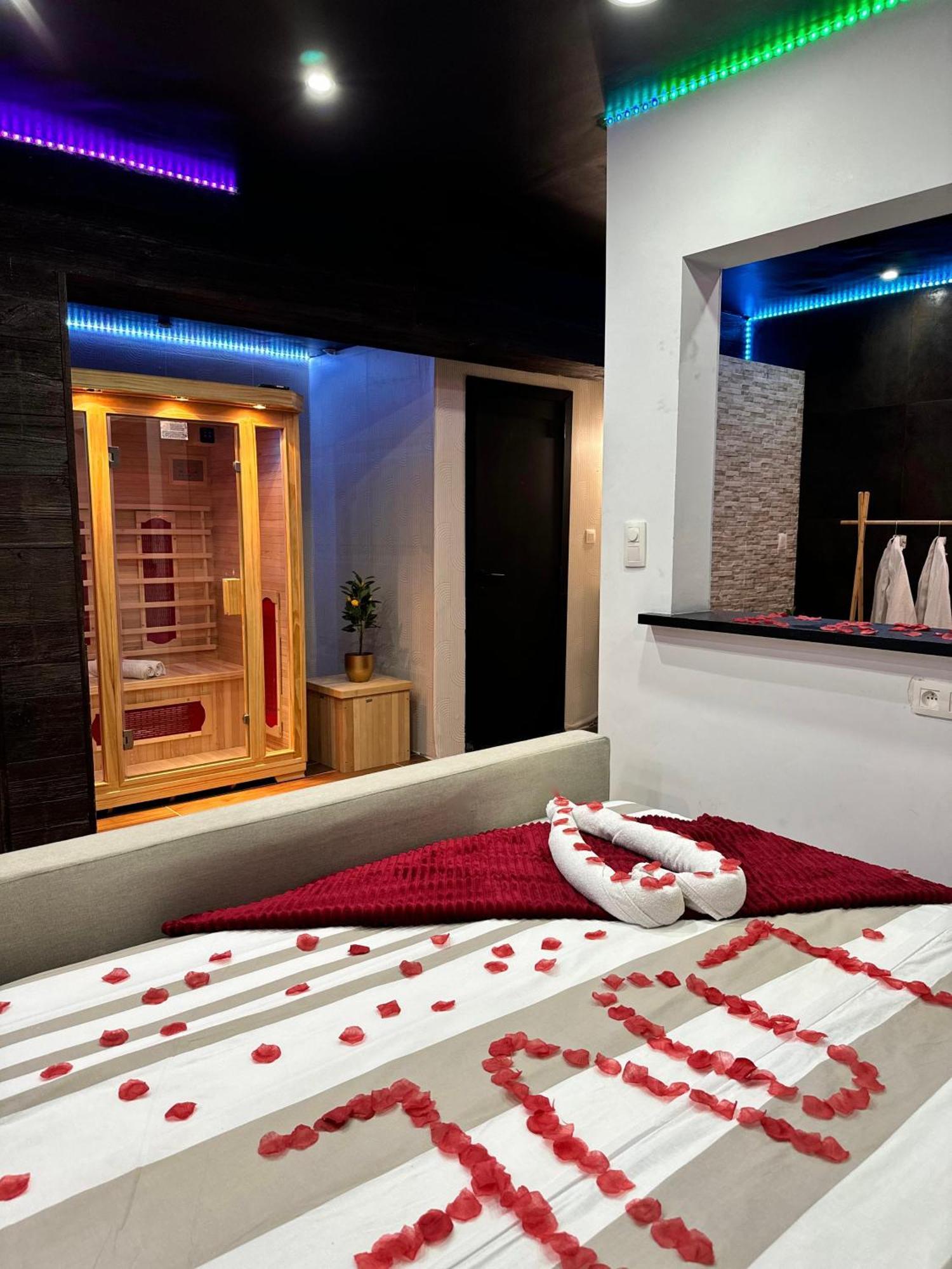 Love hotel Bolingo Brussels