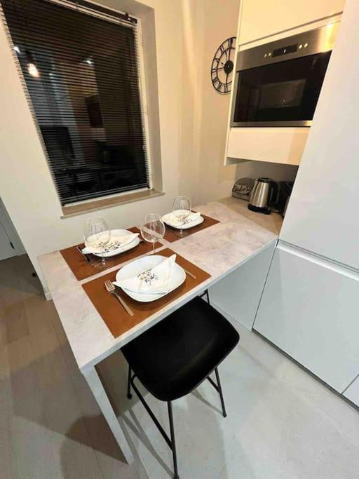Apartment Avec Parking Gratuit Sur Place 5d *