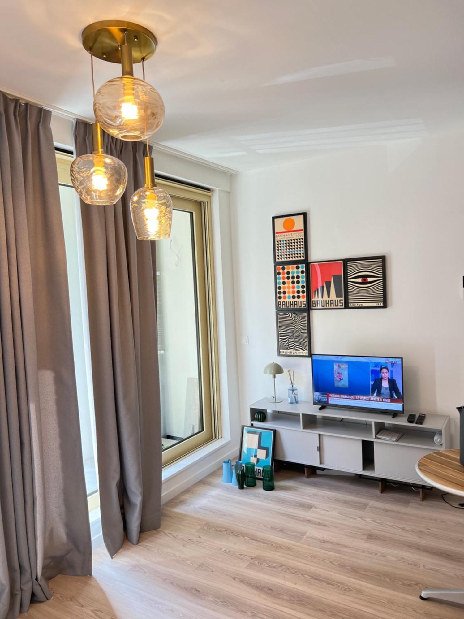 Center Luxe Tours Et Taxi *