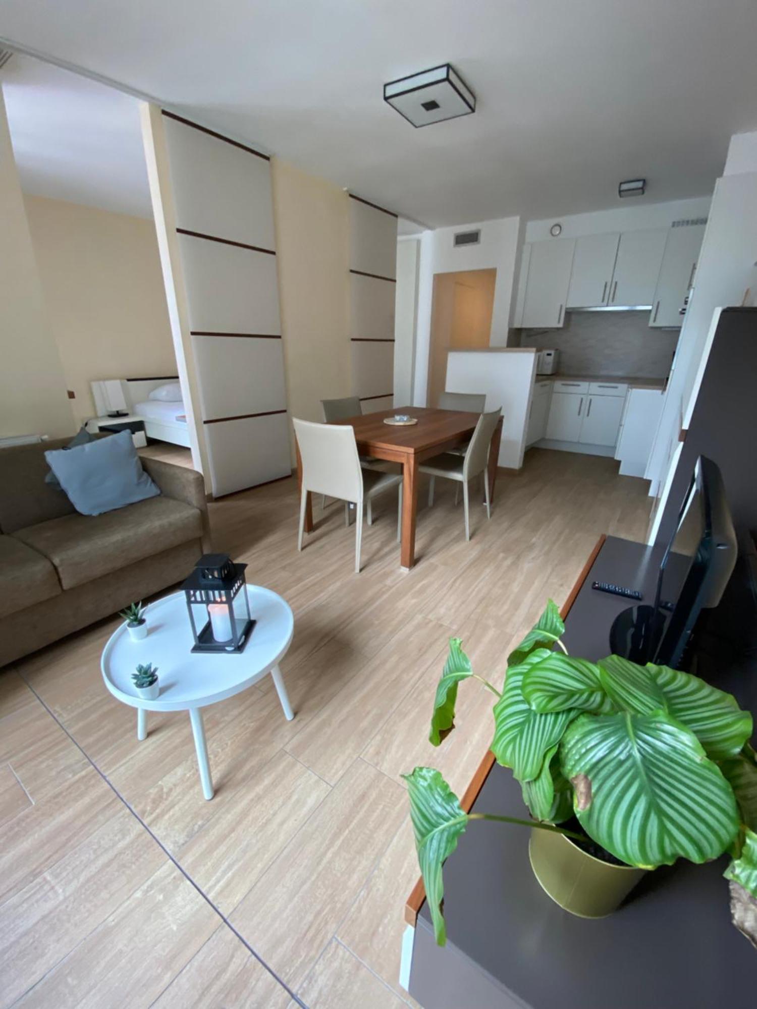 5ensational Eu- Zone Apartment *