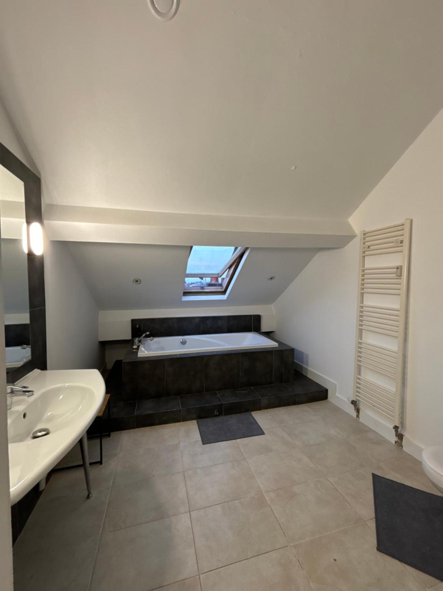 Chambre Prive A Louise Homestay Brussels
