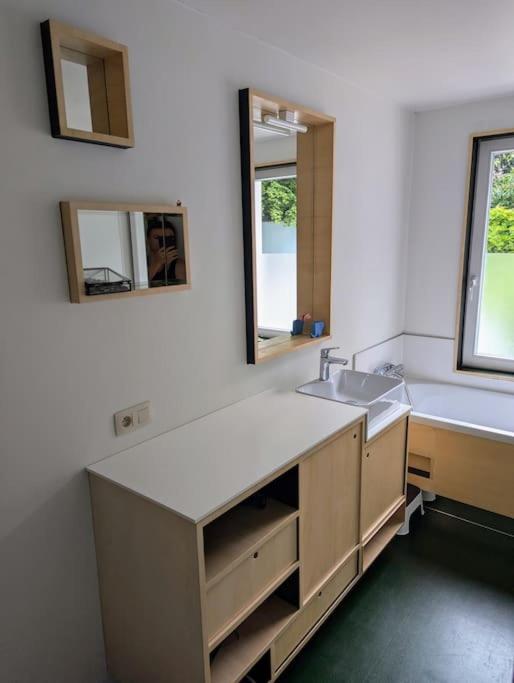 Charming House With Garden Apartment *