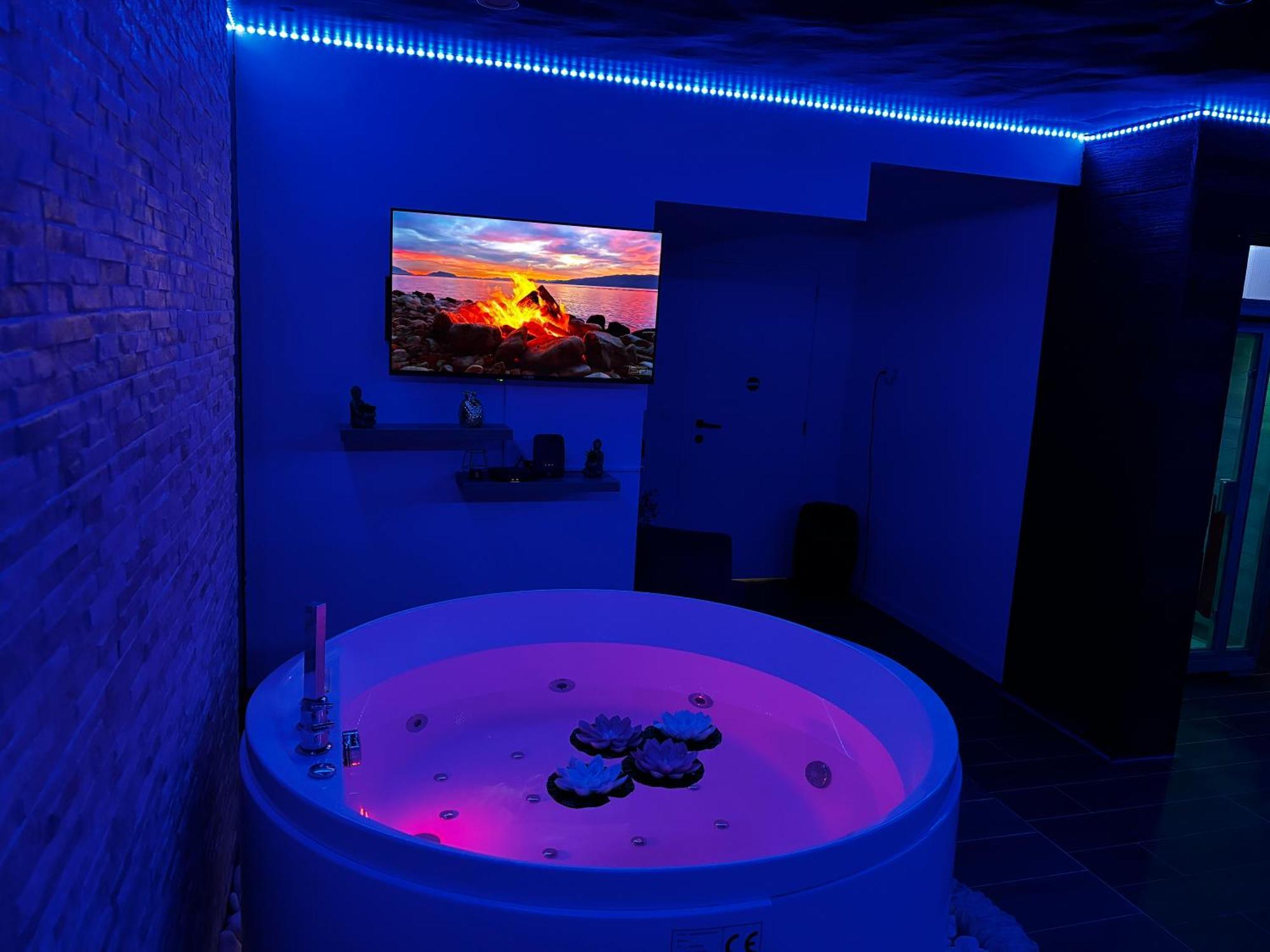 Bolingo Love hotel
