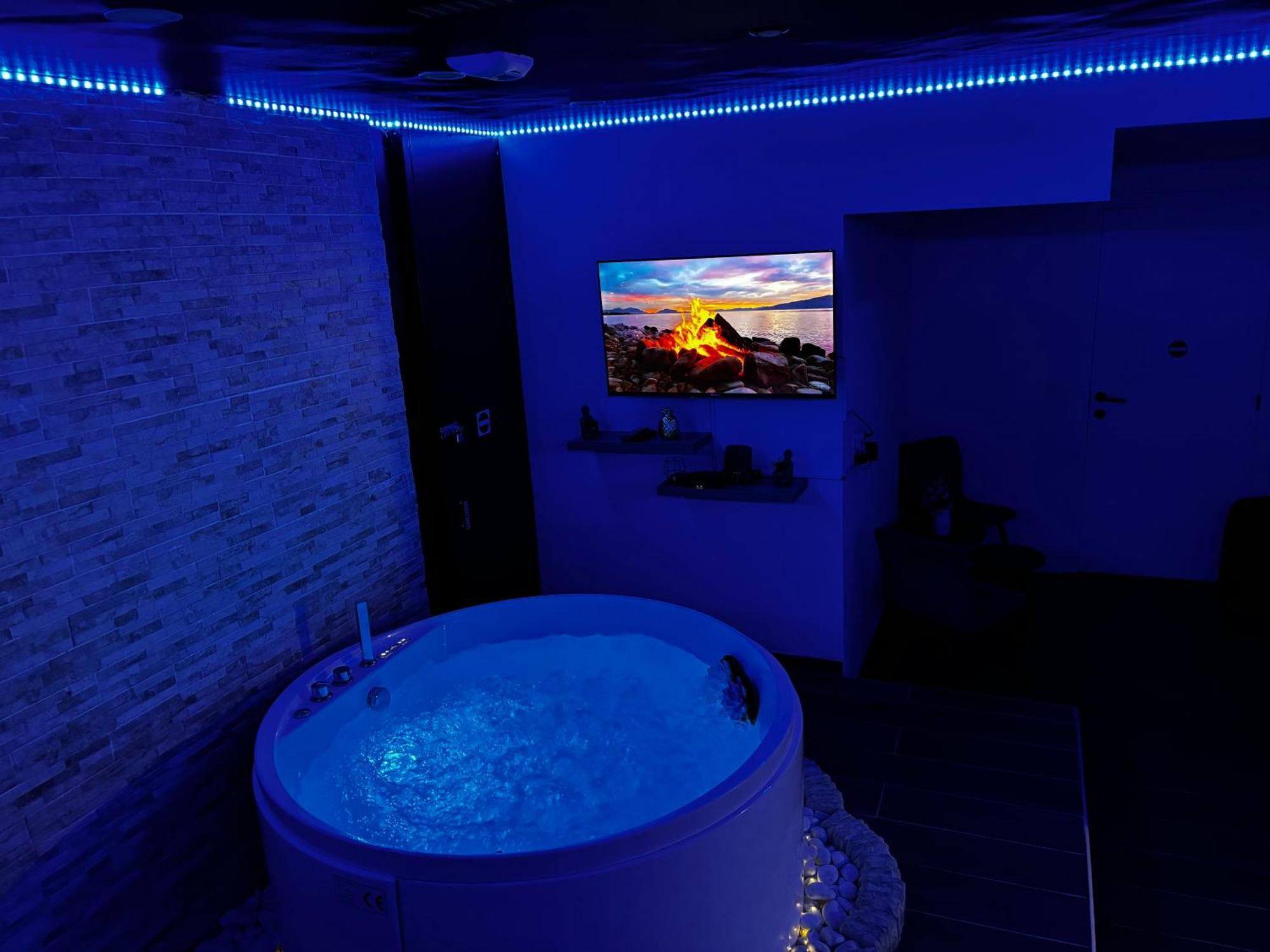Love hotel Bolingo