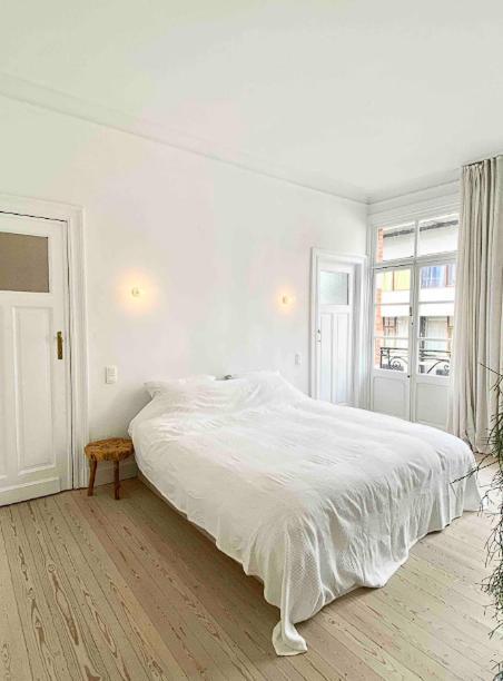 Beautiful Diiscount Via What App 0 0 3 3 !!!- Check The Number From The Photo Brussels